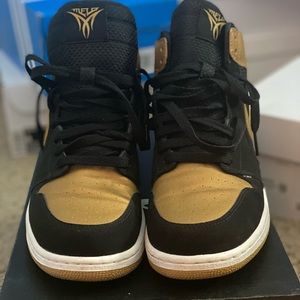 Retro 1 Melo - Gold and black 1s (2014)